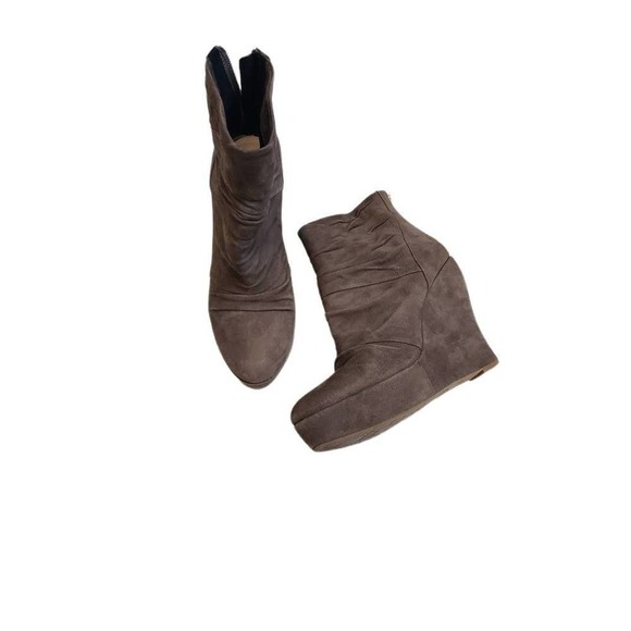 women's Wedge booties Size 6m Olive Green - Picture 1 of 4